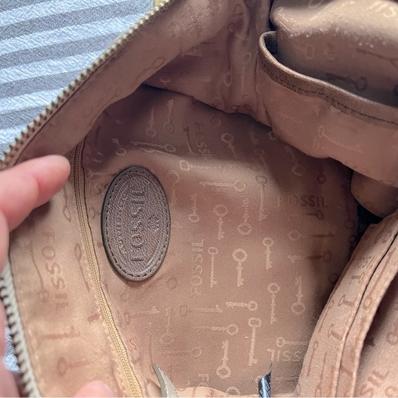 Fossil brown and off white leather crossbody purse - lots of compartments. - Picture 7 of 7